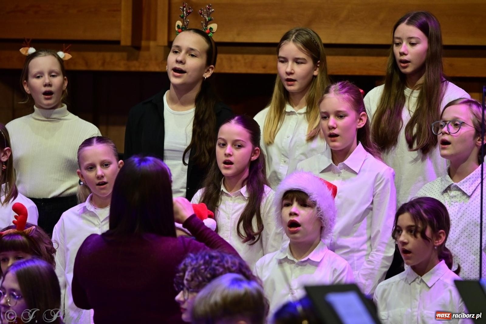 Zdjęcie w galerii na portalu naszraciborz.pl: Muzyczny świąteczny wieczór w sali przy Ogrodowej [FOTO i WIDEO] wiadomości z regionu