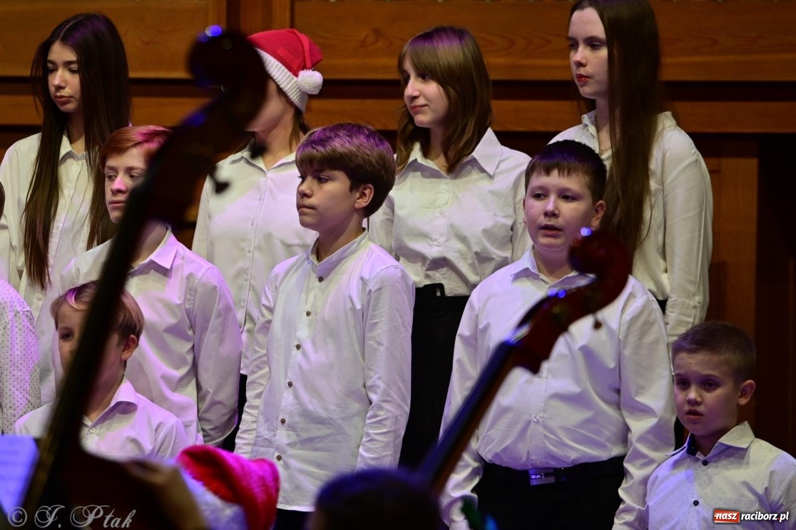 Zdjęcie w galerii na portalu naszraciborz.pl: Muzyczny świąteczny wieczór w sali przy Ogrodowej [FOTO i WIDEO] wiadomości z regionu