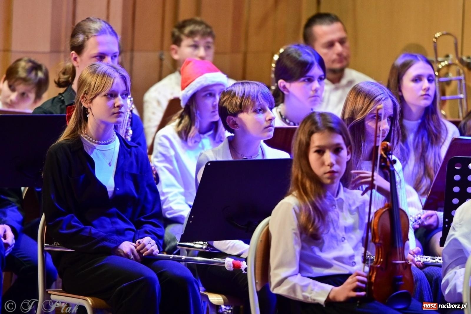 Zdjęcie w galerii na portalu naszraciborz.pl: Muzyczny świąteczny wieczór w sali przy Ogrodowej [FOTO i WIDEO] wiadomości z regionu