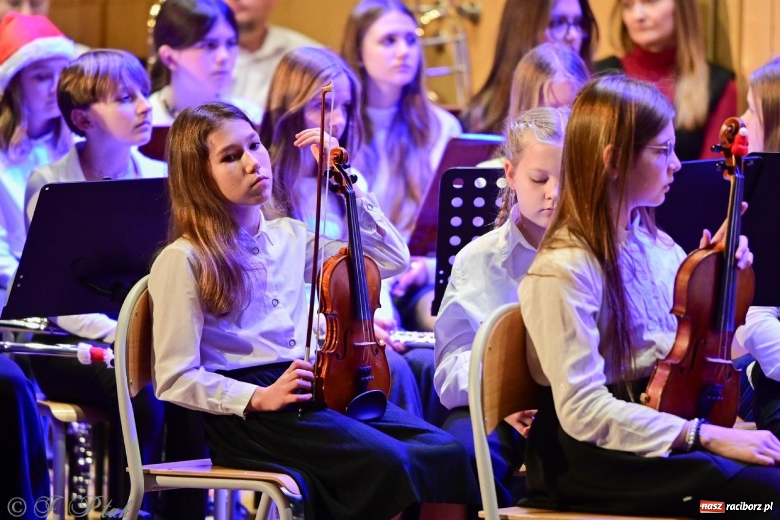 Zdjęcie w galerii na portalu naszraciborz.pl: Muzyczny świąteczny wieczór w sali przy Ogrodowej [FOTO i WIDEO] wiadomości z regionu