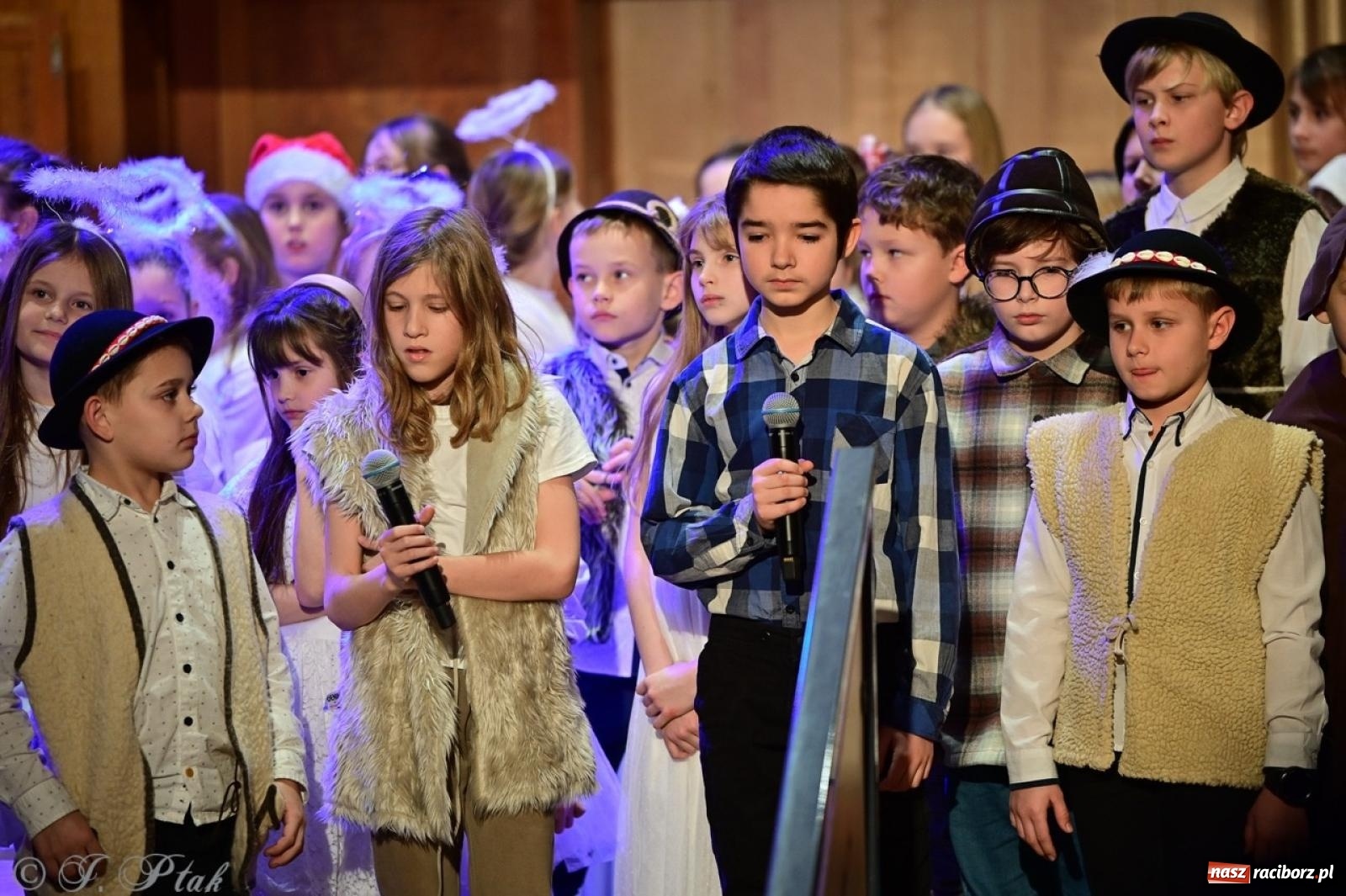 Zdjęcie w galerii na portalu naszraciborz.pl: Muzyczny świąteczny wieczór w sali przy Ogrodowej [FOTO i WIDEO] wiadomości z regionu