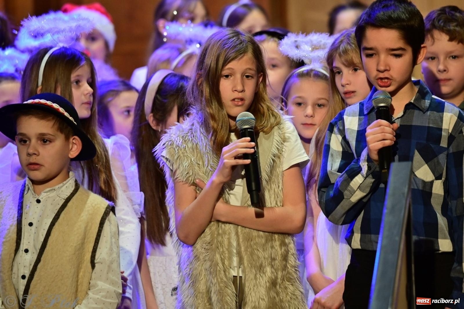 Zdjęcie w galerii na portalu naszraciborz.pl: Muzyczny świąteczny wieczór w sali przy Ogrodowej [FOTO i WIDEO] wiadomości z regionu