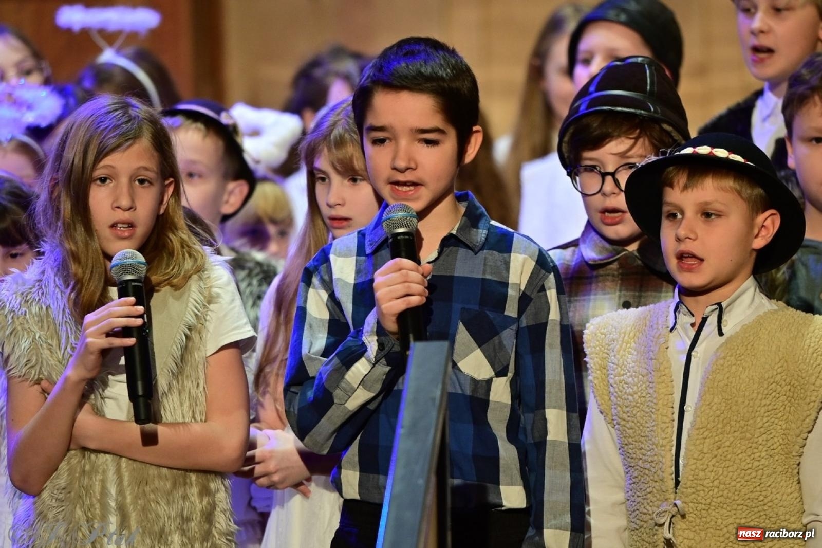 Zdjęcie w galerii na portalu naszraciborz.pl: Muzyczny świąteczny wieczór w sali przy Ogrodowej [FOTO i WIDEO] wiadomości z regionu