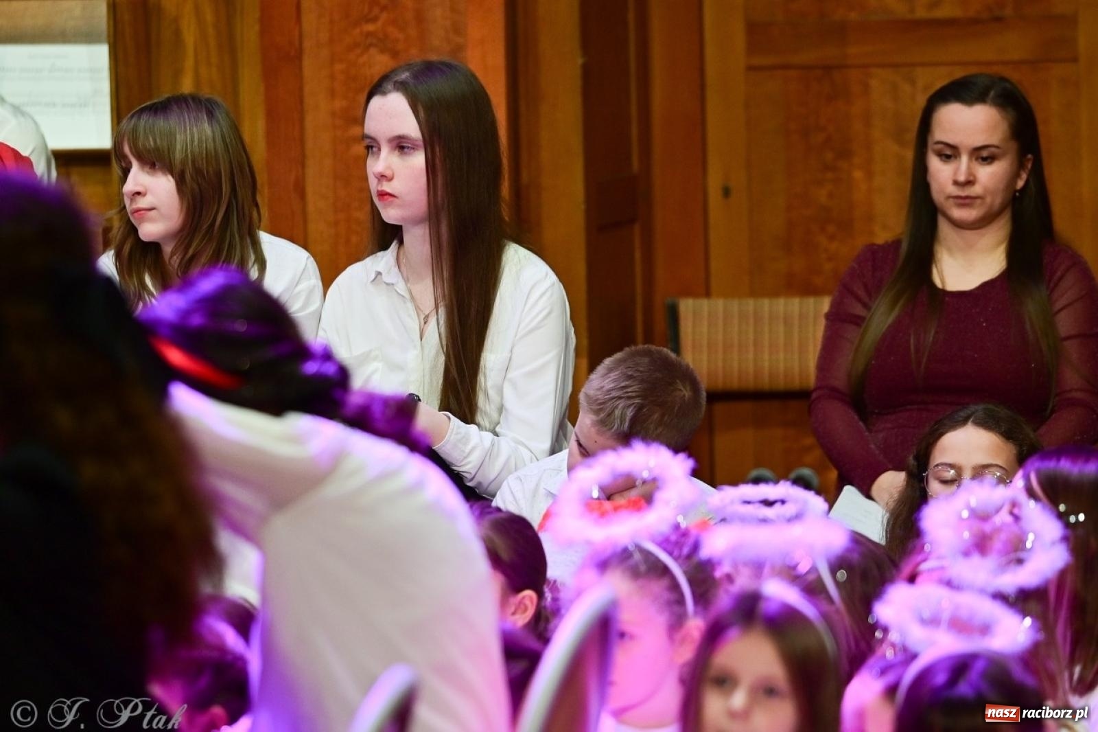 Zdjęcie w galerii na portalu naszraciborz.pl: Muzyczny świąteczny wieczór w sali przy Ogrodowej [FOTO i WIDEO] wiadomości z regionu