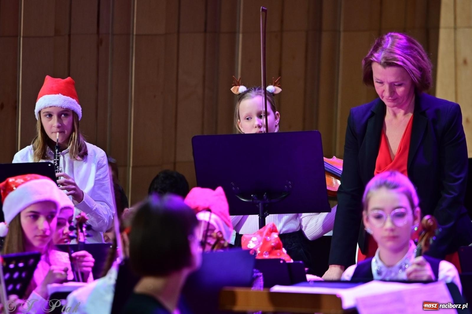 Zdjęcie w galerii na portalu naszraciborz.pl: Muzyczny świąteczny wieczór w sali przy Ogrodowej [FOTO i WIDEO] wiadomości z regionu
