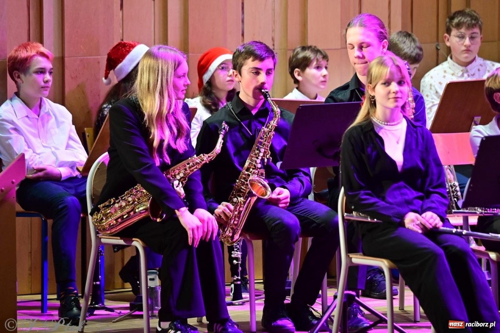Zdjęcie w galerii na portalu naszraciborz.pl: Muzyczny świąteczny wieczór w sali przy Ogrodowej [FOTO i WIDEO] wiadomości z regionu