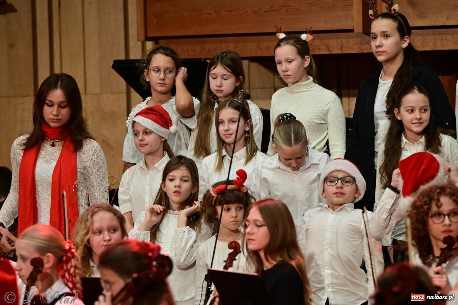 Zdjęcie w galerii na portalu naszraciborz.pl: Muzyczny świąteczny wieczór w sali przy Ogrodowej [FOTO i WIDEO] wiadomości z regionu