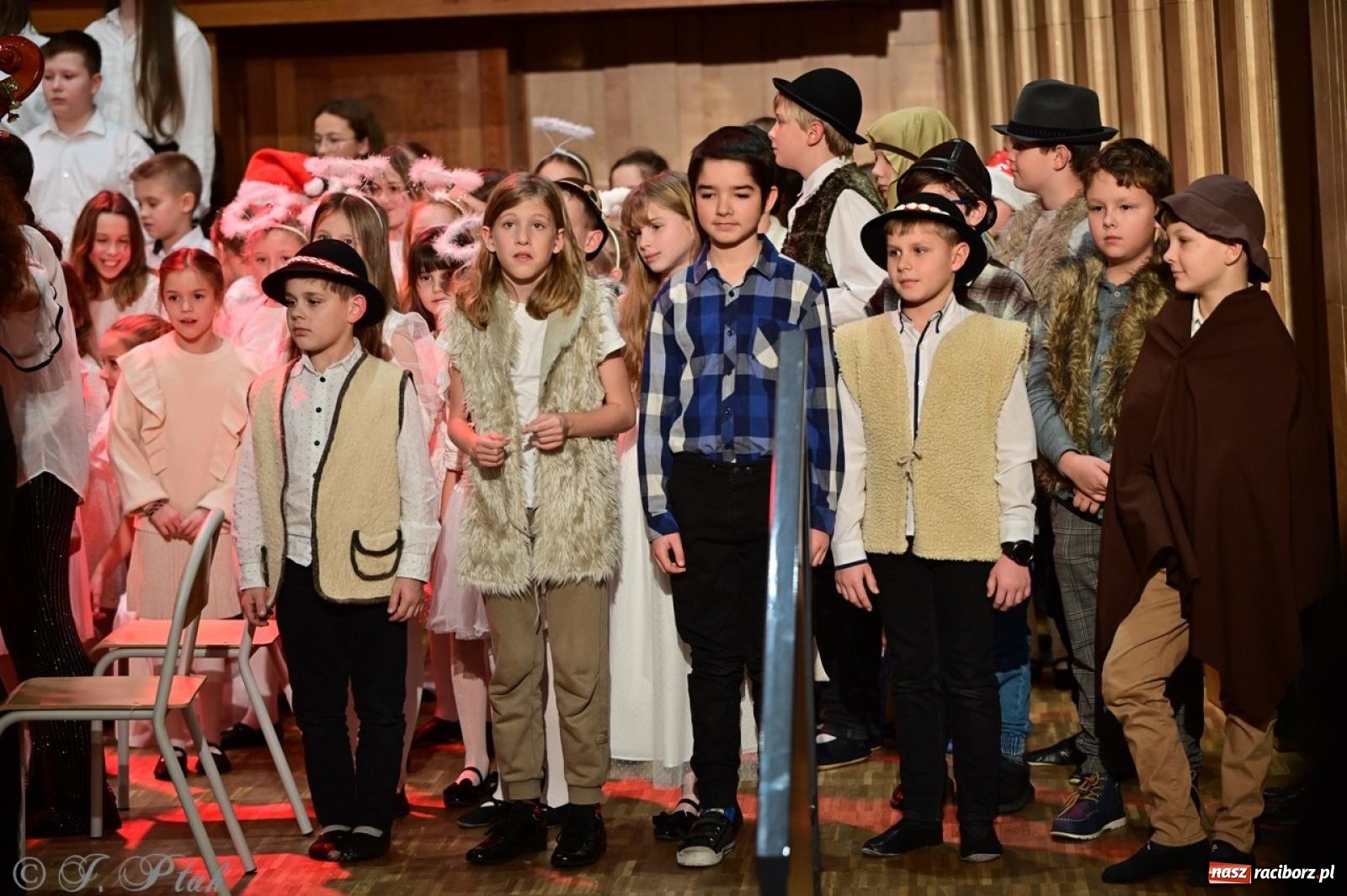 Zdjęcie w galerii na portalu naszraciborz.pl: Muzyczny świąteczny wieczór w sali przy Ogrodowej [FOTO i WIDEO] wiadomości z regionu