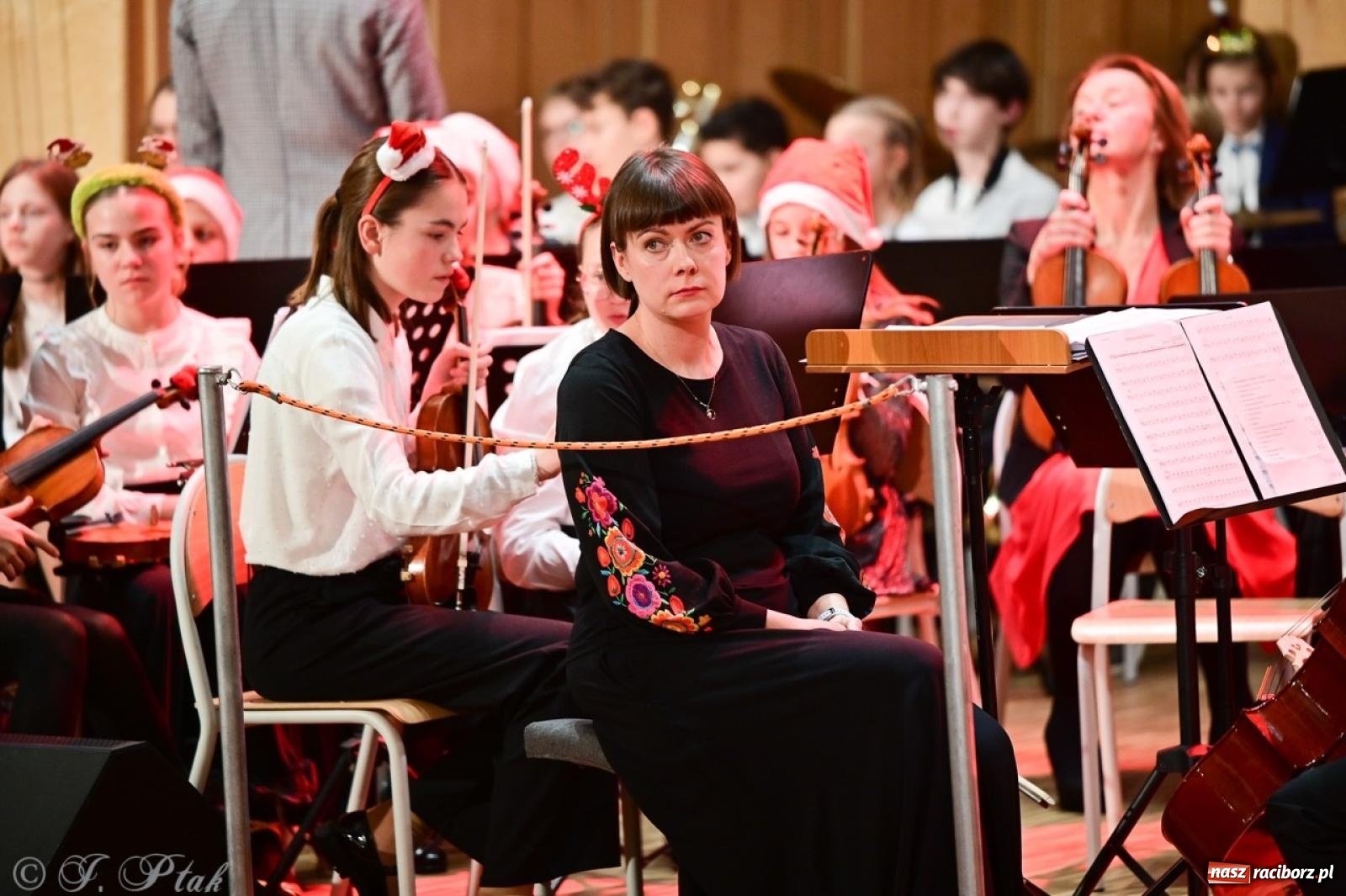 Zdjęcie w galerii na portalu naszraciborz.pl: Muzyczny świąteczny wieczór w sali przy Ogrodowej [FOTO i WIDEO] wiadomości z regionu
