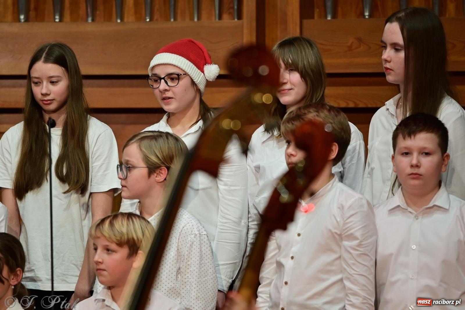 Zdjęcie w galerii na portalu naszraciborz.pl: Muzyczny świąteczny wieczór w sali przy Ogrodowej [FOTO i WIDEO] wiadomości z regionu