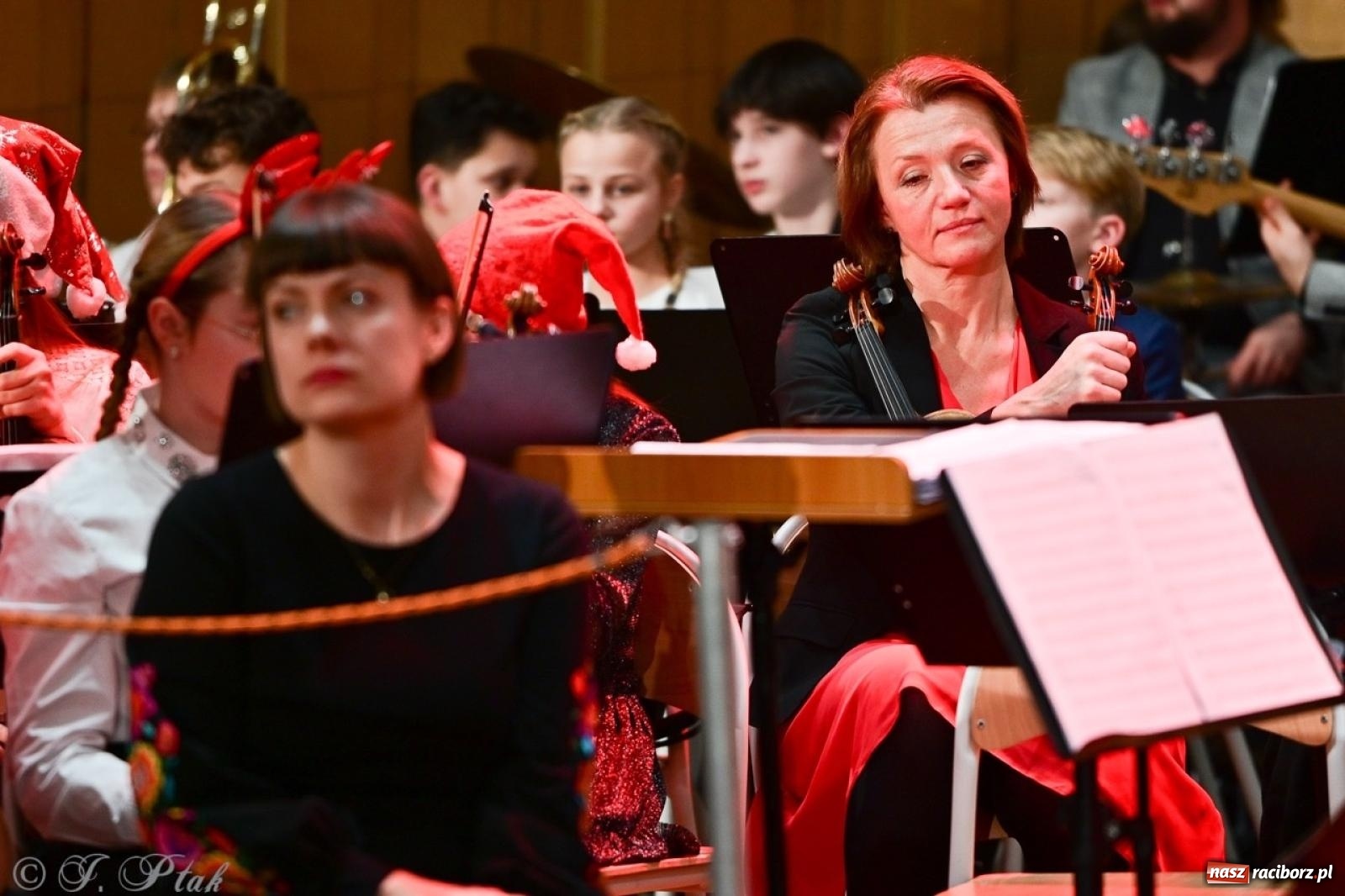 Zdjęcie w galerii na portalu naszraciborz.pl: Muzyczny świąteczny wieczór w sali przy Ogrodowej [FOTO i WIDEO] wiadomości z regionu