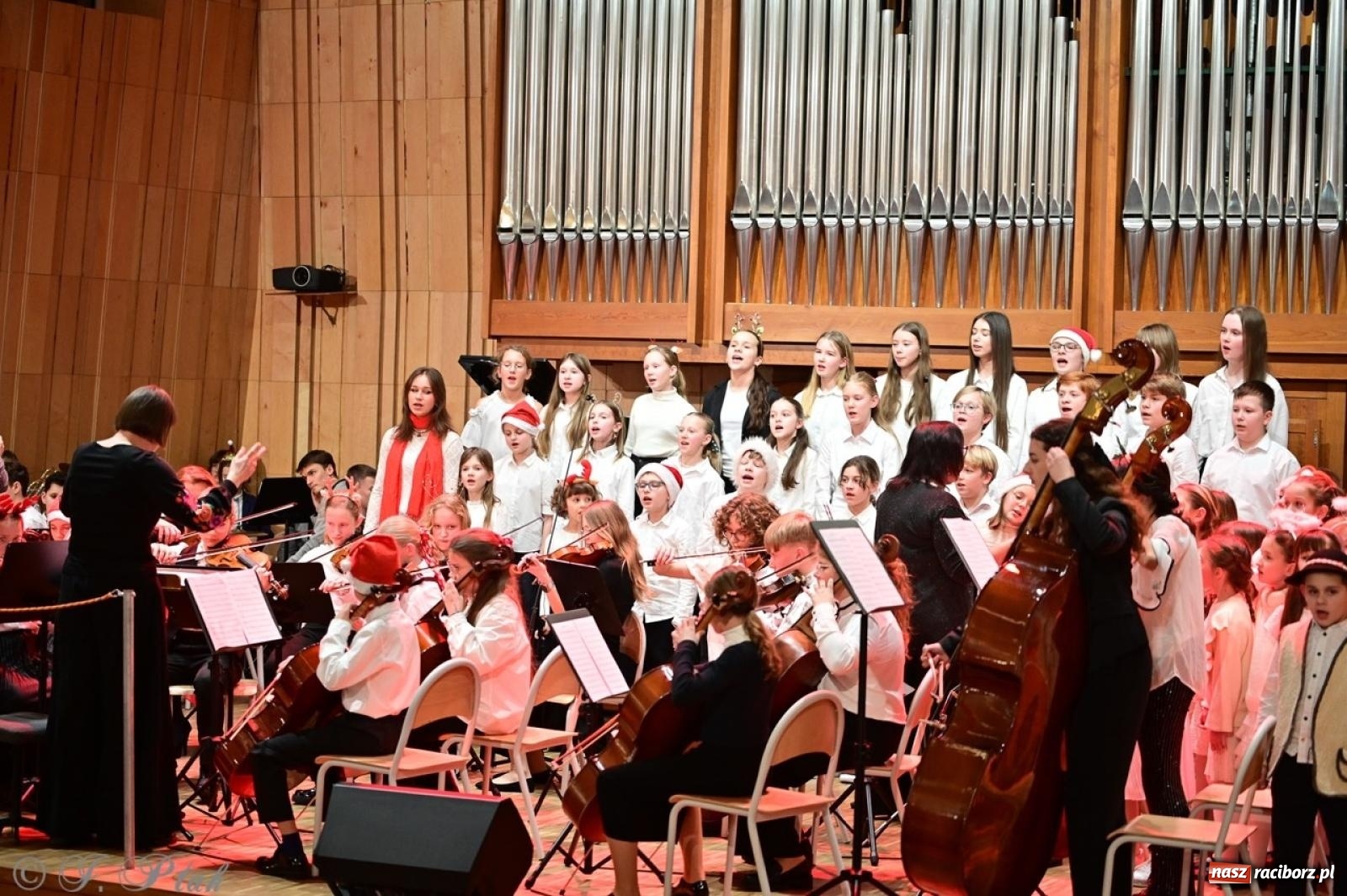 Zdjęcie w galerii na portalu naszraciborz.pl: Muzyczny świąteczny wieczór w sali przy Ogrodowej [FOTO i WIDEO] wiadomości z regionu