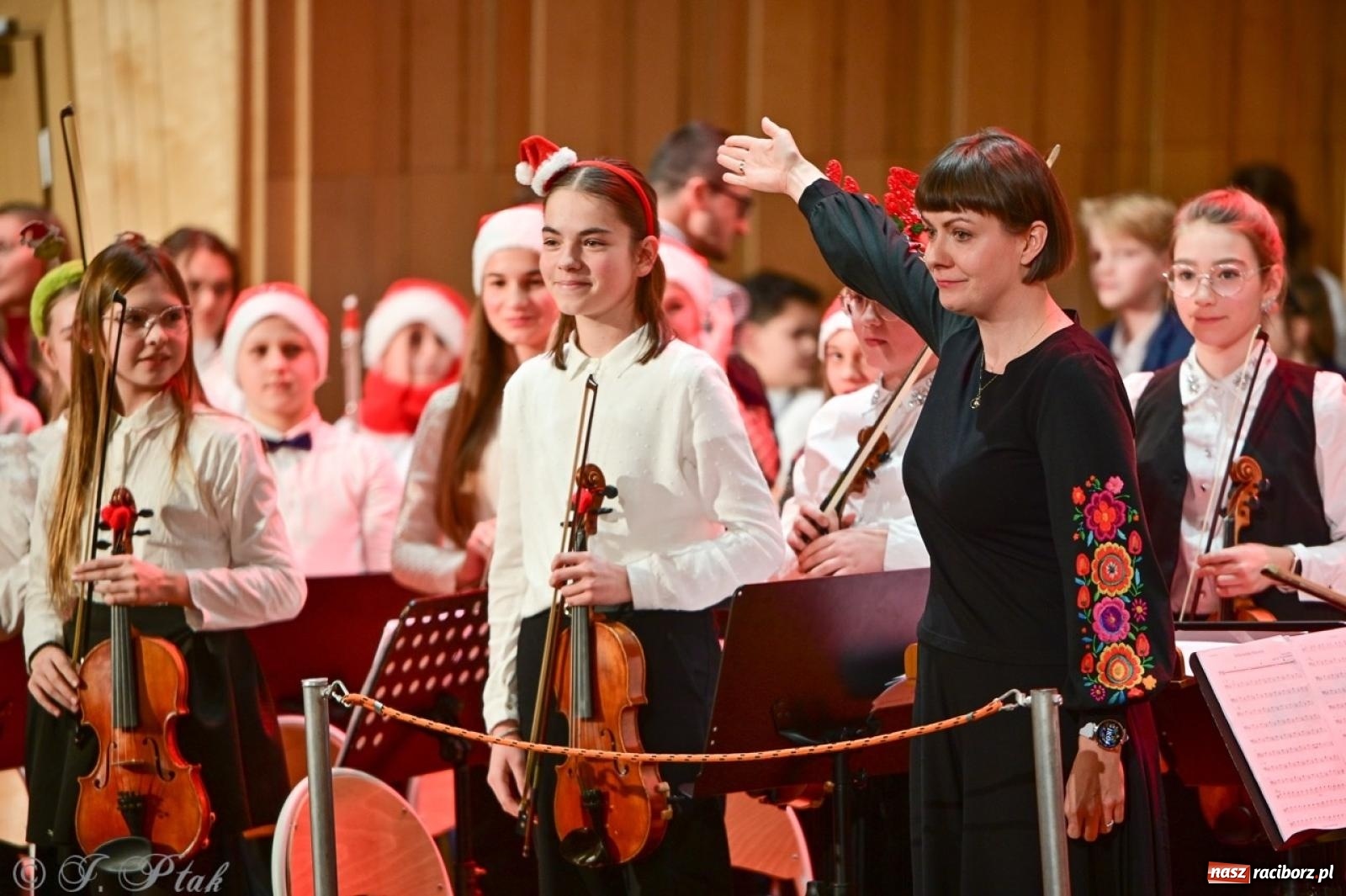 Zdjęcie w galerii na portalu naszraciborz.pl: Muzyczny świąteczny wieczór w sali przy Ogrodowej [FOTO i WIDEO] wiadomości z regionu