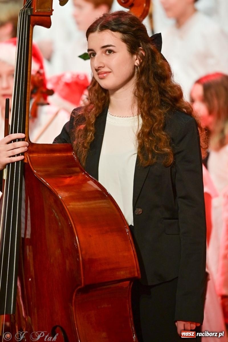 Zdjęcie w galerii na portalu naszraciborz.pl: Muzyczny świąteczny wieczór w sali przy Ogrodowej [FOTO i WIDEO] wiadomości z regionu