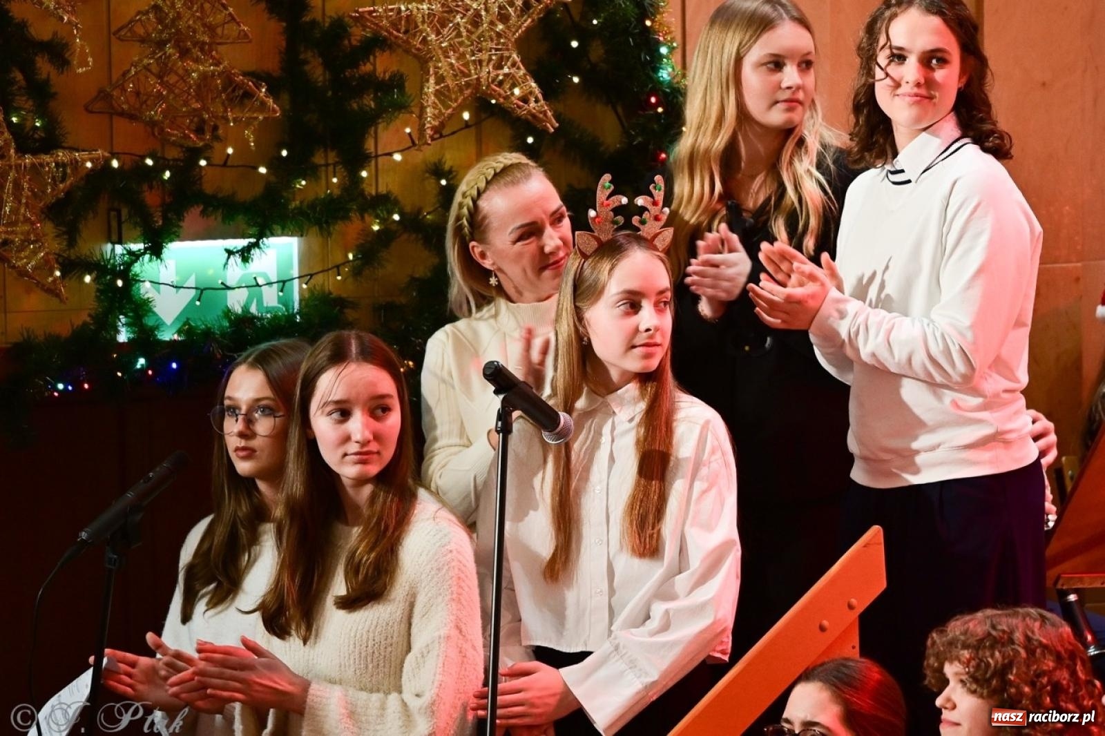 Zdjęcie w galerii na portalu naszraciborz.pl: Muzyczny świąteczny wieczór w sali przy Ogrodowej [FOTO i WIDEO] wiadomości z regionu