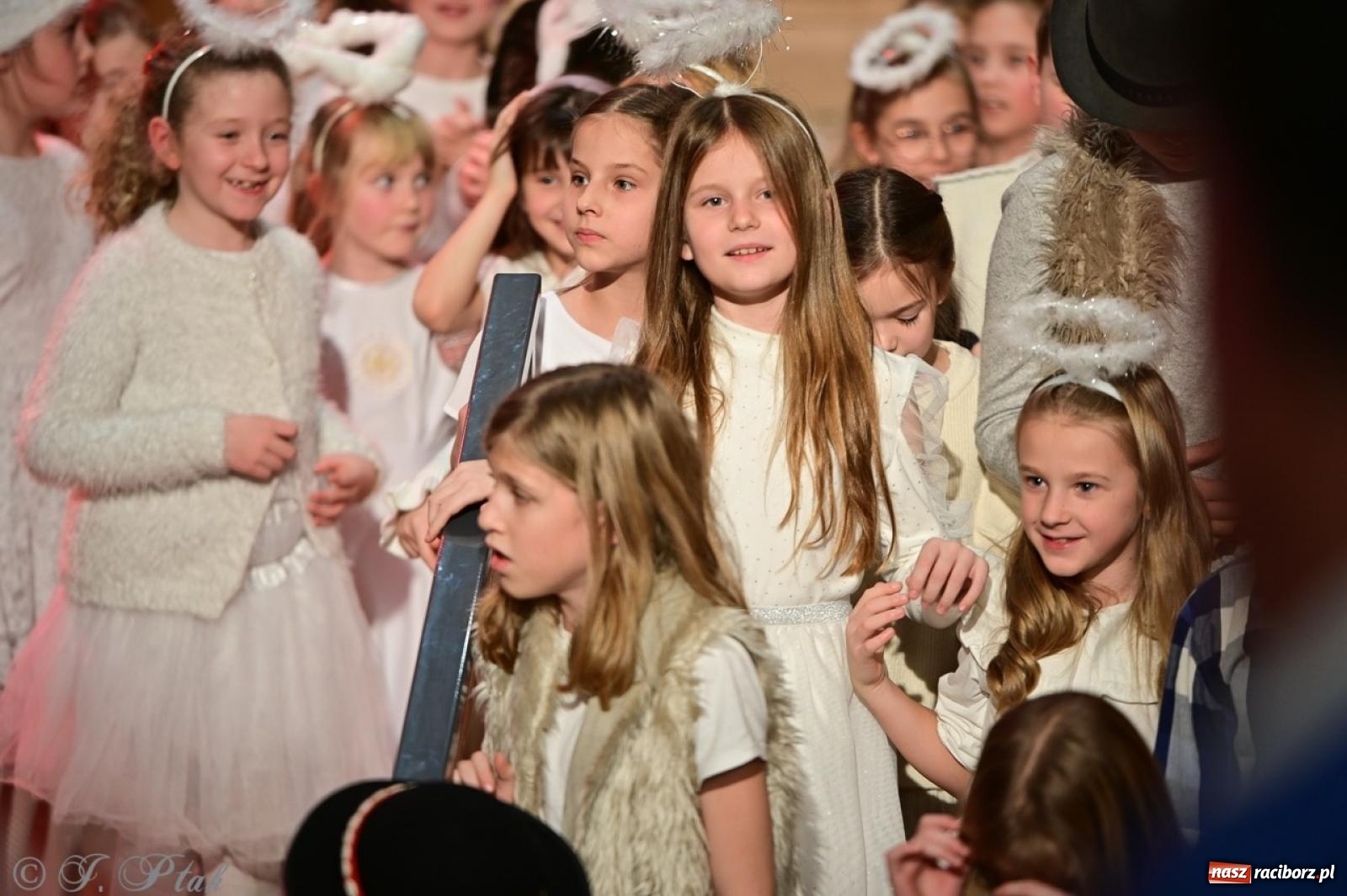 Zdjęcie w galerii na portalu naszraciborz.pl: Muzyczny świąteczny wieczór w sali przy Ogrodowej [FOTO i WIDEO] wiadomości z regionu
