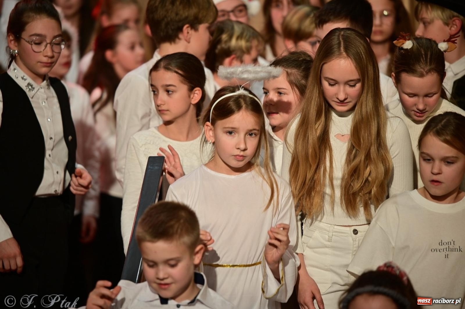 Zdjęcie w galerii na portalu naszraciborz.pl: Muzyczny świąteczny wieczór w sali przy Ogrodowej [FOTO i WIDEO] wiadomości z regionu