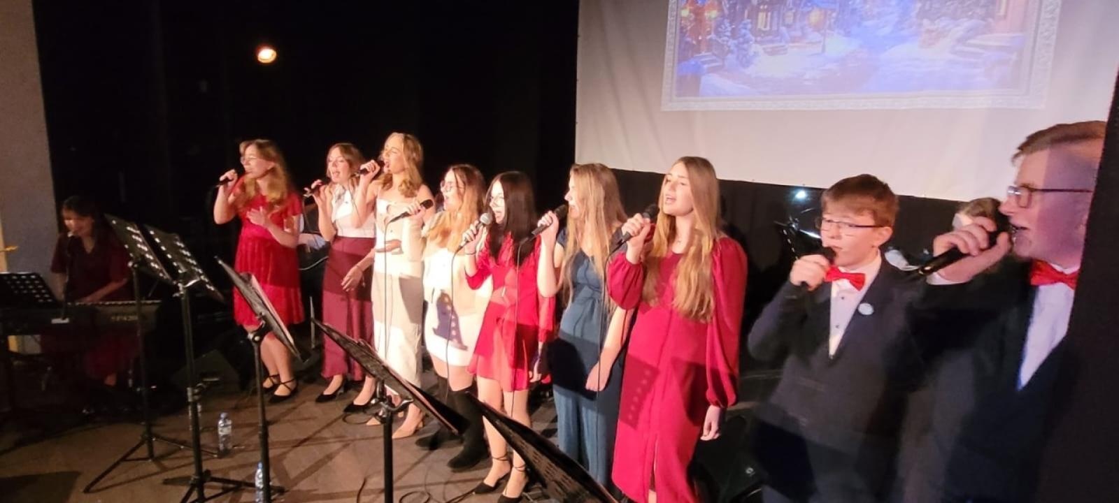 Zdjęcie w galerii na portalu naszraciborz.pl: Niezwykły wieczór w Diecezjalnym Liceum Ogólnokształcącym wiadomości z regionu