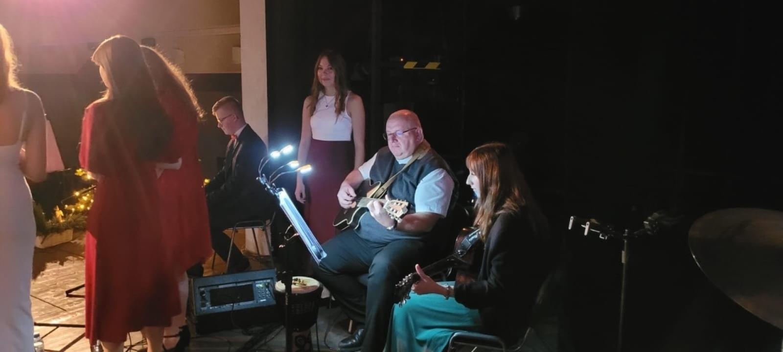 Zdjęcie w galerii na portalu naszraciborz.pl: Niezwykły wieczór w Diecezjalnym Liceum Ogólnokształcącym wiadomości z regionu