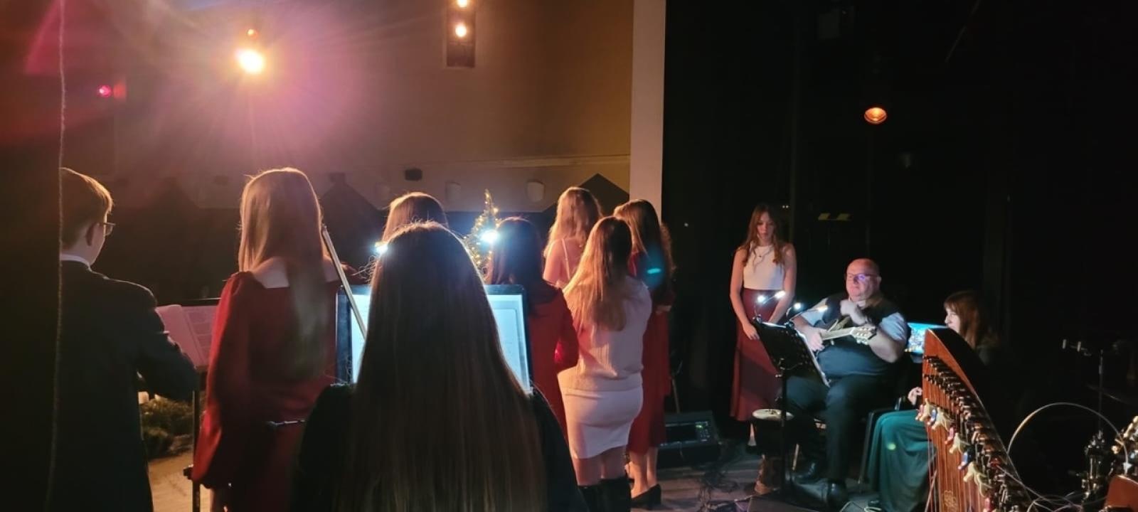 Zdjęcie w galerii na portalu naszraciborz.pl: Niezwykły wieczór w Diecezjalnym Liceum Ogólnokształcącym wiadomości z regionu