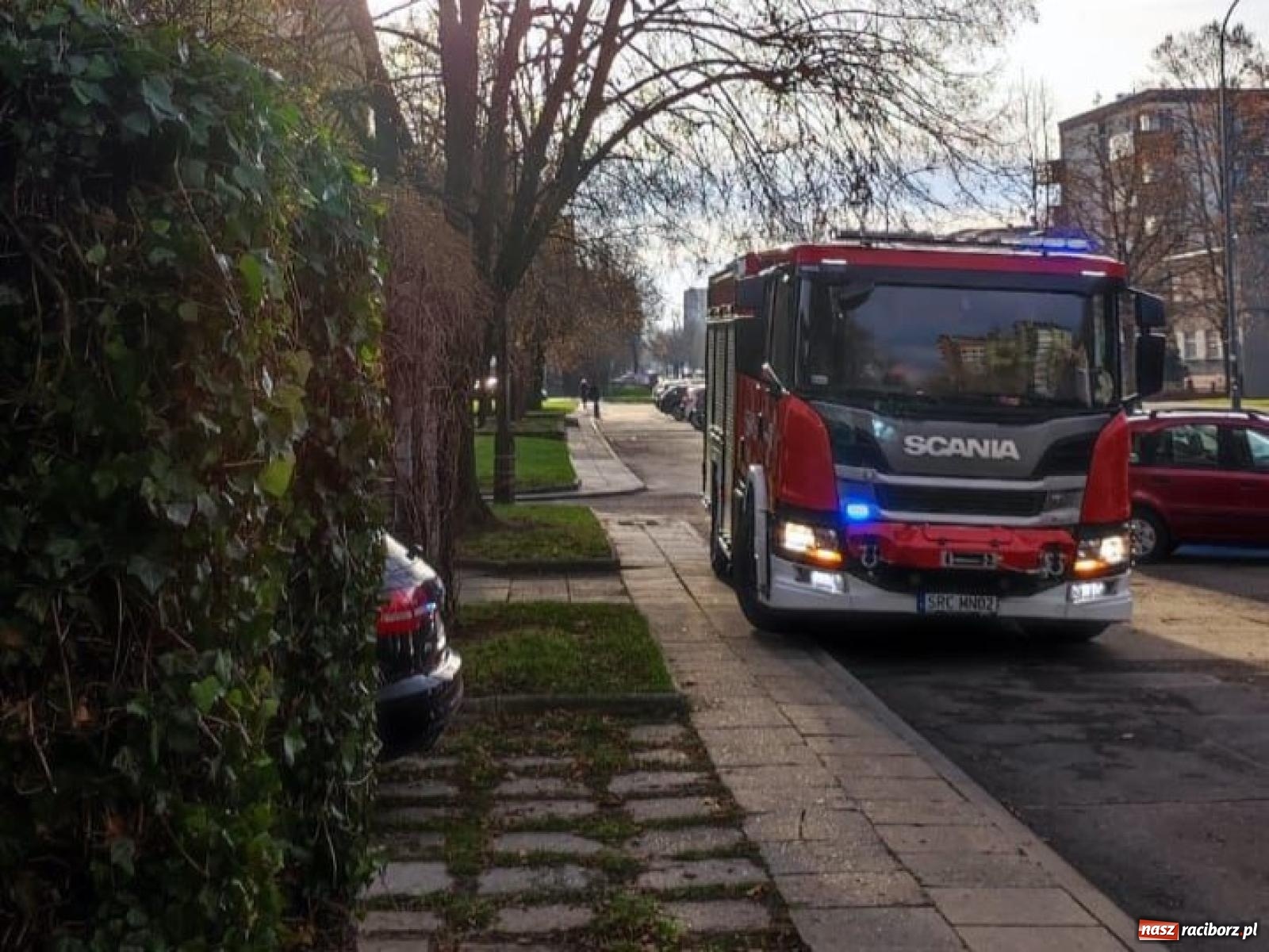 Zdjęcie w galerii na portalu naszraciborz.pl: NZK przy Słowackiego. Reanimacja nie przyniosła skutku wiadomości z regionu