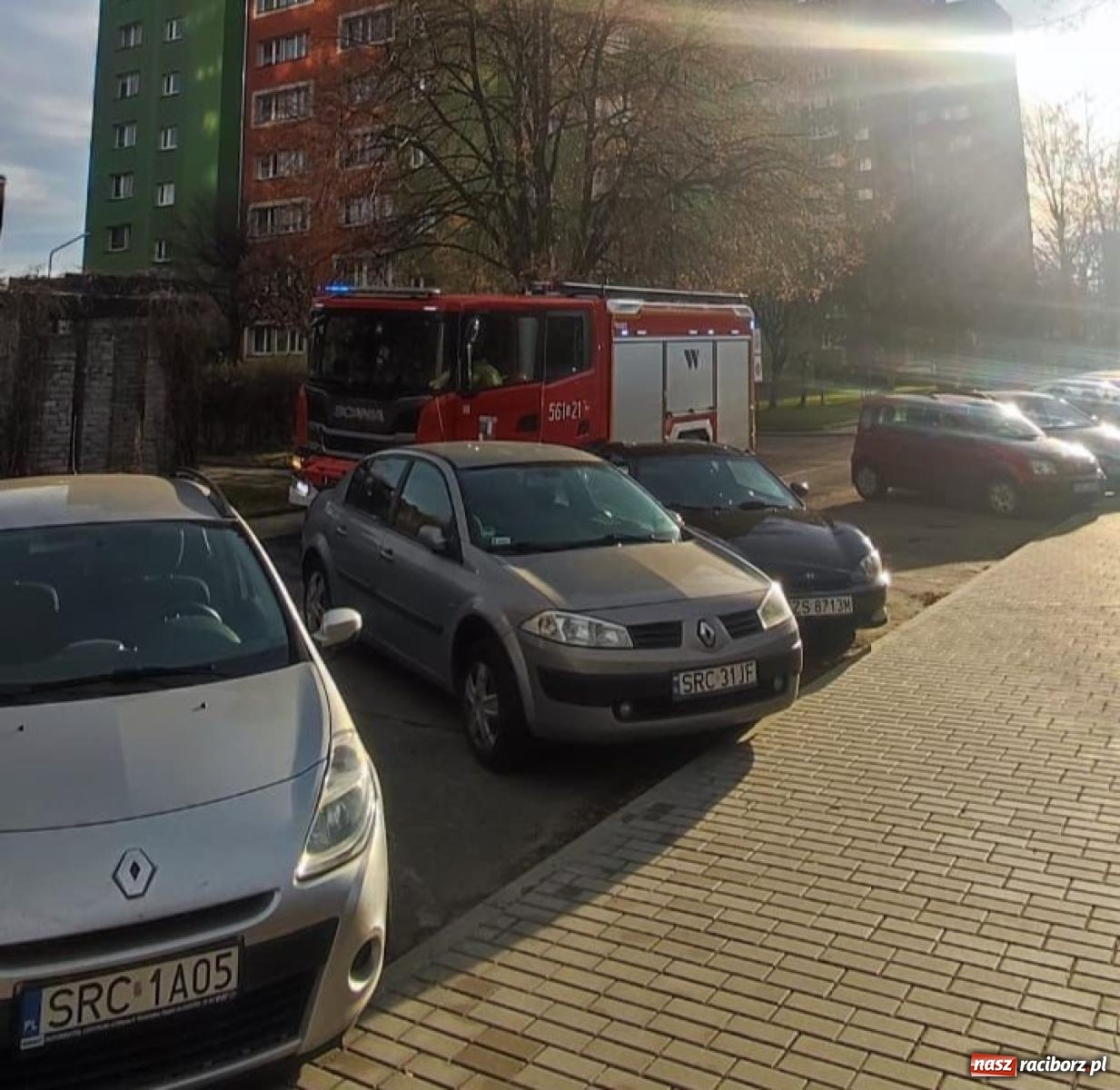 Zdjęcie w galerii na portalu naszraciborz.pl: NZK przy Słowackiego. Reanimacja nie przyniosła skutku wiadomości z regionu