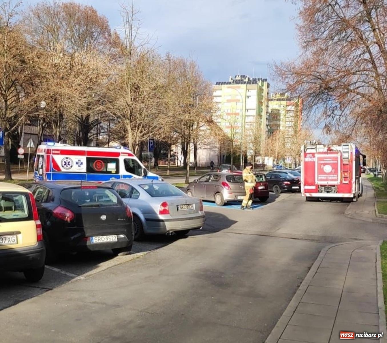 Zdjęcie w galerii na portalu naszraciborz.pl: NZK przy Słowackiego. Reanimacja nie przyniosła skutku wiadomości z regionu