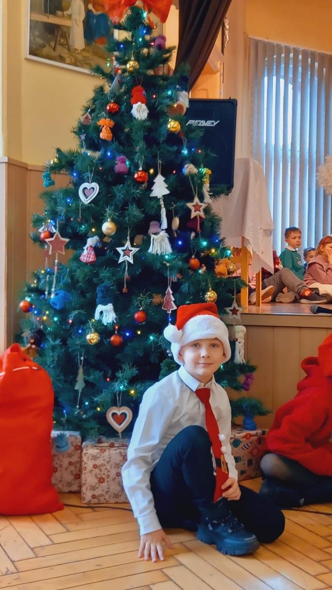 Zdjęcie w galerii na portalu naszraciborz.pl: Świąteczne odwiedziny SP 13 w Domu Świętej Notburgi wiadomości z regionu