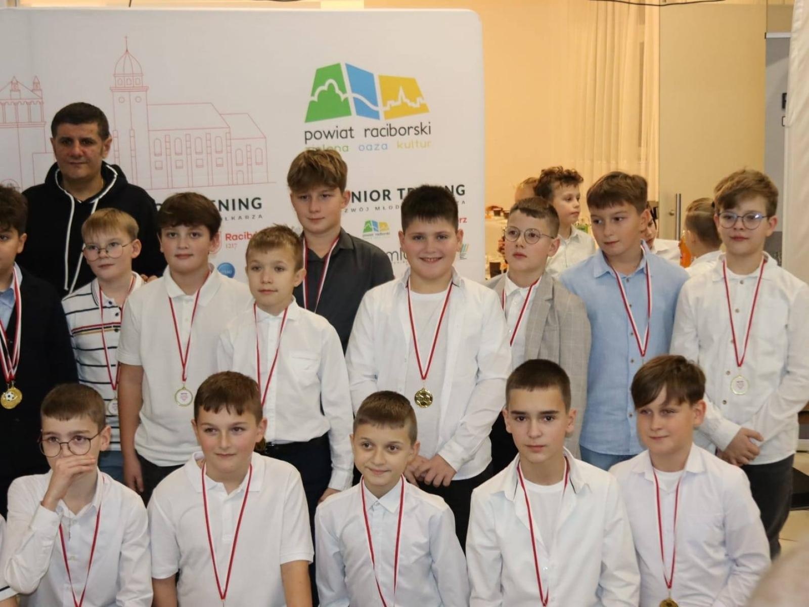 Zdjęcie w galerii na portalu naszraciborz.pl: I gala sportowa młodych mistrzów Junior Trening [FOTO] wiadomości z regionu