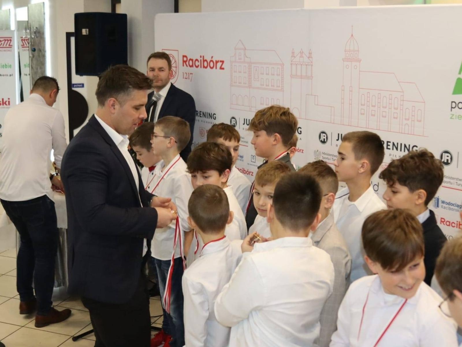 Zdjęcie w galerii na portalu naszraciborz.pl: I gala sportowa młodych mistrzów Junior Trening [FOTO] wiadomości z regionu