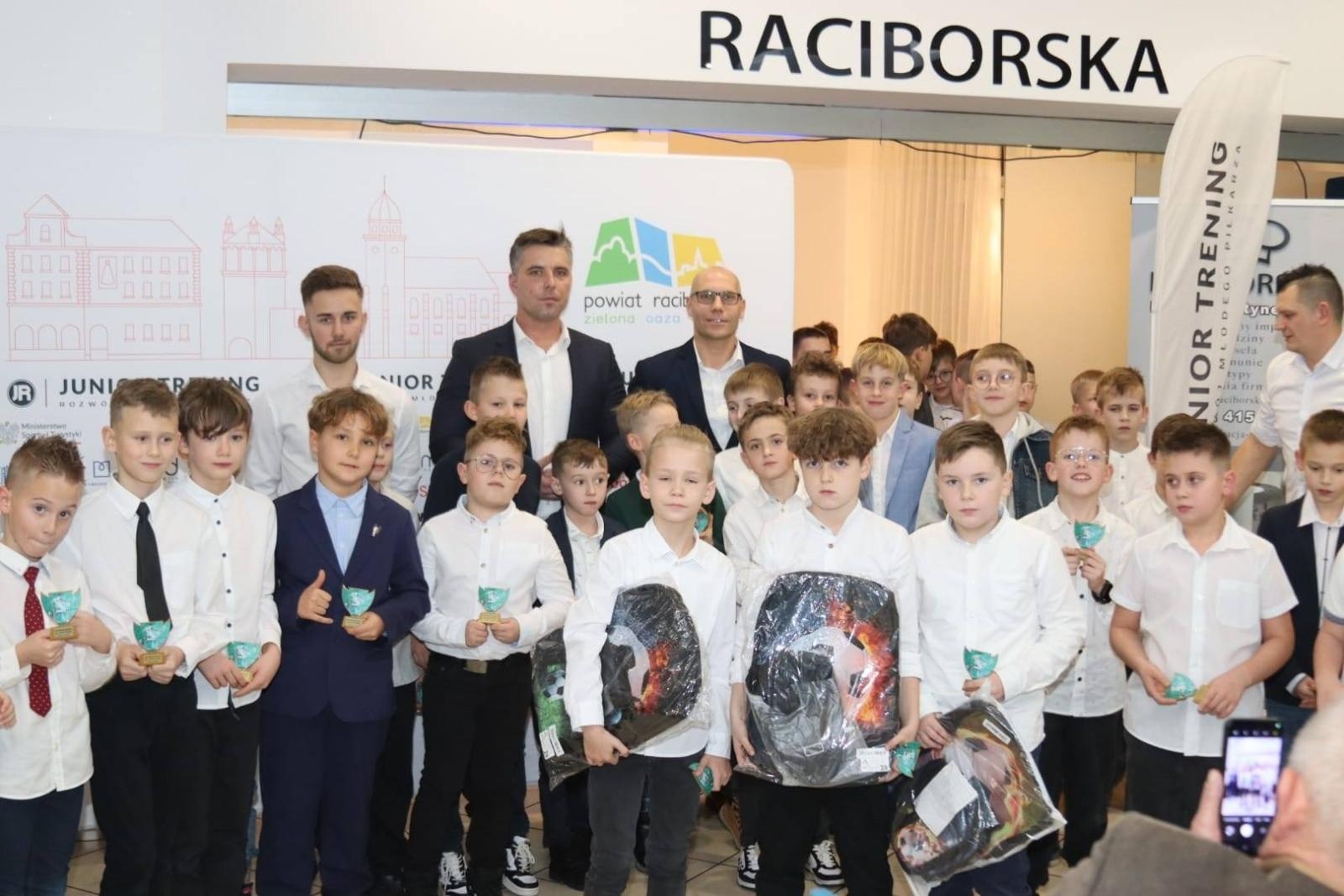 Zdjęcie w galerii na portalu naszraciborz.pl: I gala sportowa młodych mistrzów Junior Trening [FOTO] wiadomości z regionu