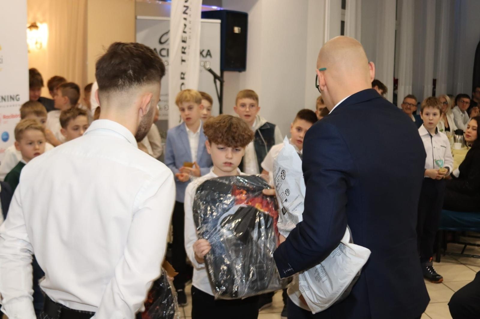 Zdjęcie w galerii na portalu naszraciborz.pl: I gala sportowa młodych mistrzów Junior Trening [FOTO] wiadomości z regionu