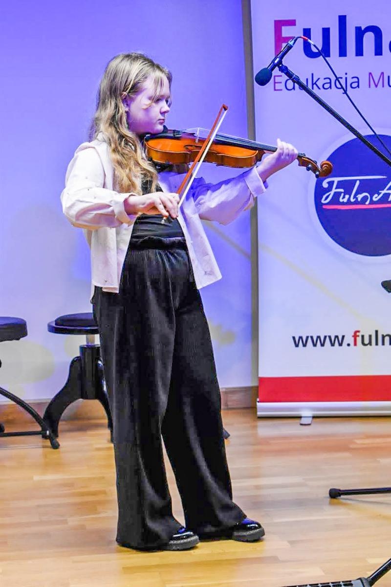 Zdjęcie w galerii na portalu naszraciborz.pl: Uczniowie Ogniska Fulnart wprowadzili świąteczny nastrój na Zamku Piastowskim wiadomości z regionu