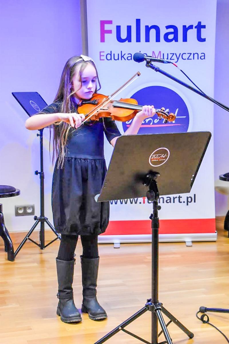 Zdjęcie w galerii na portalu naszraciborz.pl: Uczniowie Ogniska Fulnart wprowadzili świąteczny nastrój na Zamku Piastowskim wiadomości z regionu