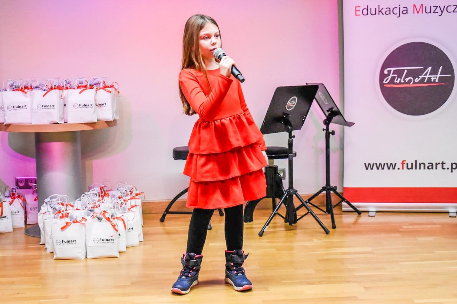 Zdjęcie w galerii na portalu naszraciborz.pl: Uczniowie Ogniska Fulnart wprowadzili świąteczny nastrój na Zamku Piastowskim wiadomości z regionu