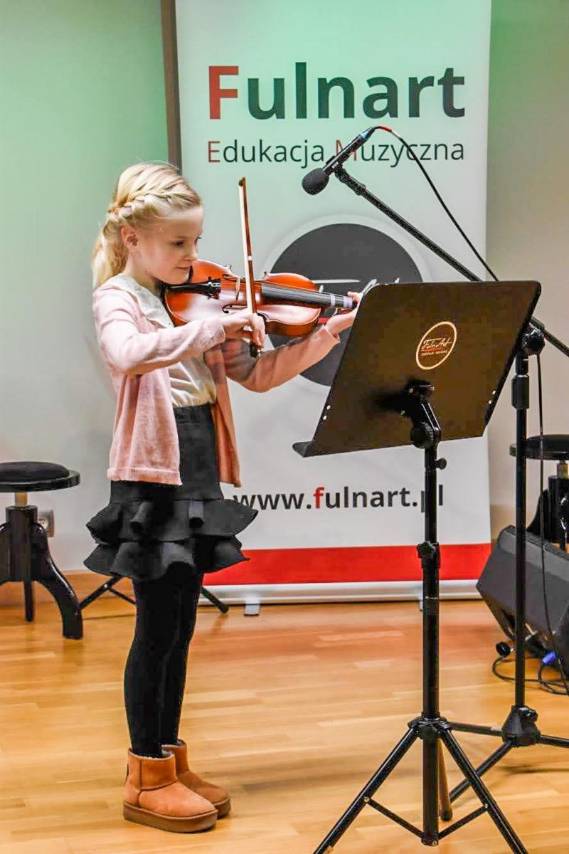 Zdjęcie w galerii na portalu naszraciborz.pl: Uczniowie Ogniska Fulnart wprowadzili świąteczny nastrój na Zamku Piastowskim wiadomości z regionu