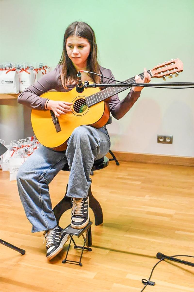 Zdjęcie w galerii na portalu naszraciborz.pl: Uczniowie Ogniska Fulnart wprowadzili świąteczny nastrój na Zamku Piastowskim wiadomości z regionu