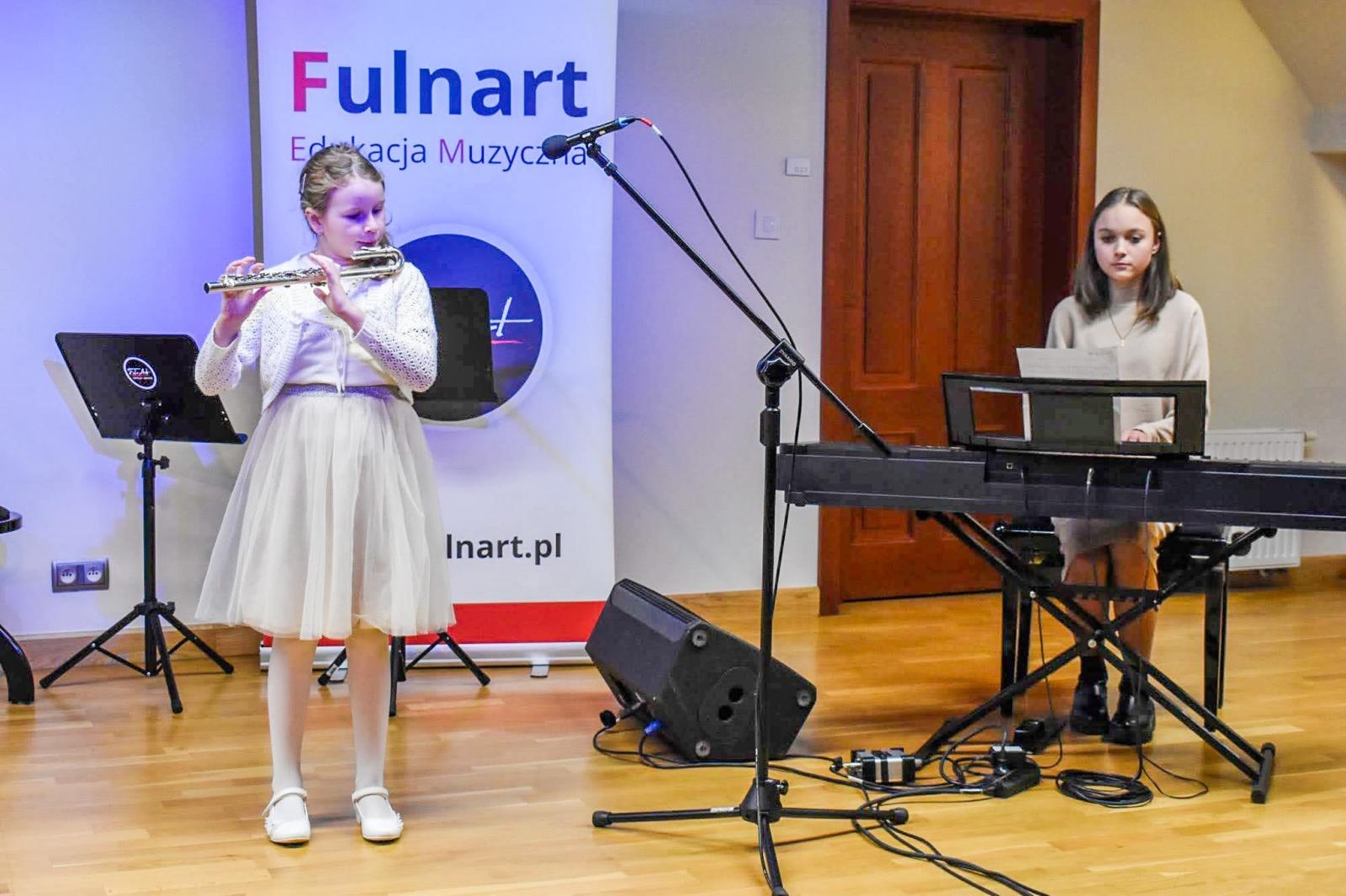 Zdjęcie w galerii na portalu naszraciborz.pl: Uczniowie Ogniska Fulnart wprowadzili świąteczny nastrój na Zamku Piastowskim wiadomości z regionu