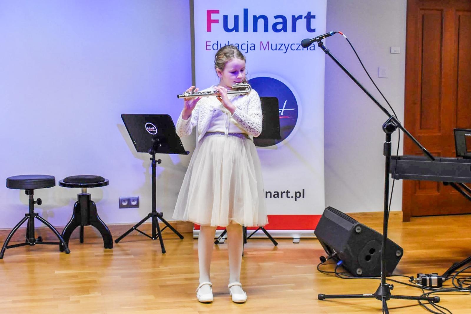 Zdjęcie w galerii na portalu naszraciborz.pl: Uczniowie Ogniska Fulnart wprowadzili świąteczny nastrój na Zamku Piastowskim wiadomości z regionu