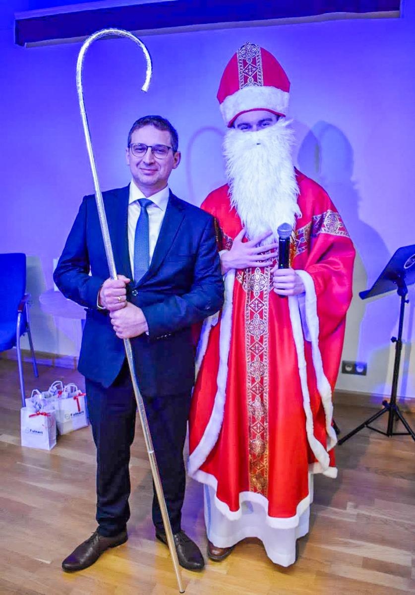 Zdjęcie w galerii na portalu naszraciborz.pl: Uczniowie Ogniska Fulnart wprowadzili świąteczny nastrój na Zamku Piastowskim wiadomości z regionu