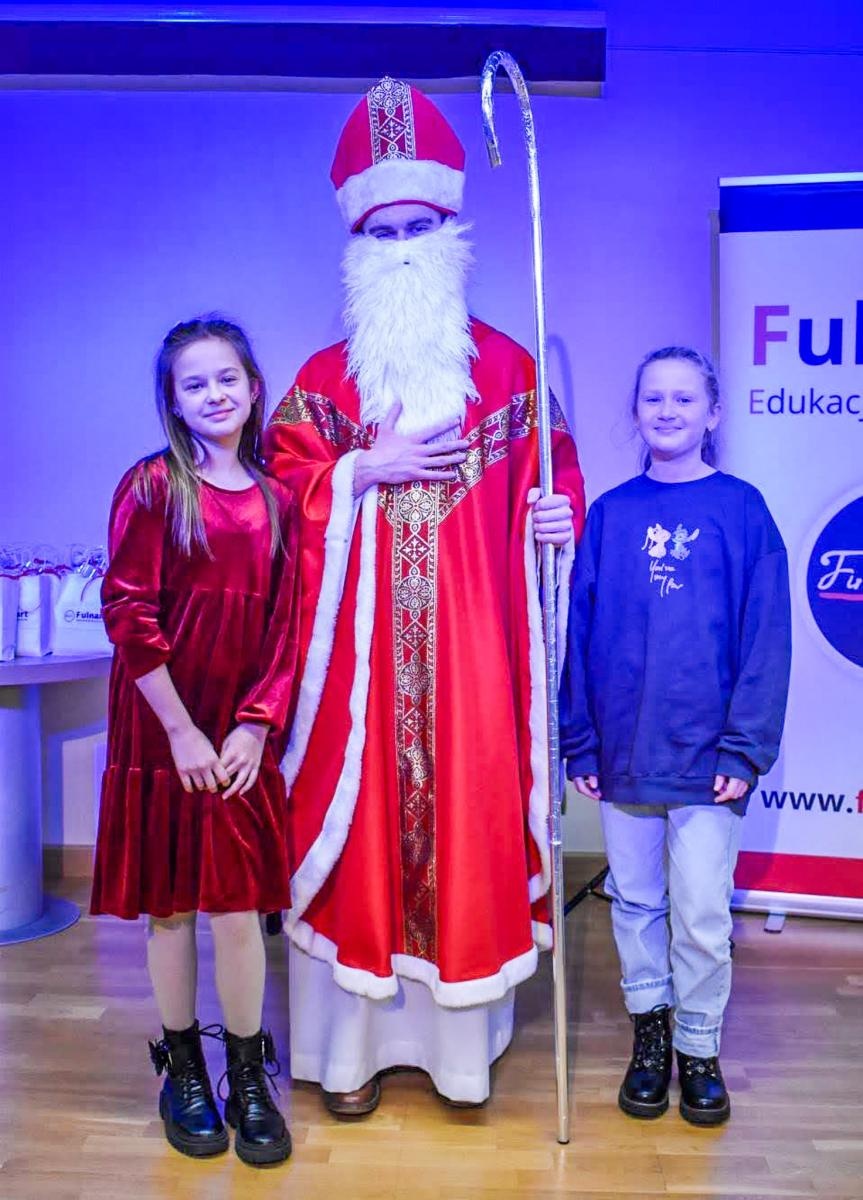 Zdjęcie w galerii na portalu naszraciborz.pl: Uczniowie Ogniska Fulnart wprowadzili świąteczny nastrój na Zamku Piastowskim wiadomości z regionu