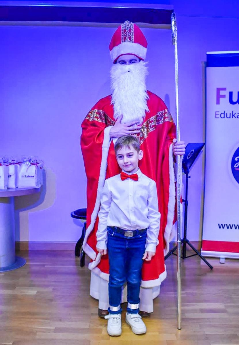 Zdjęcie w galerii na portalu naszraciborz.pl: Uczniowie Ogniska Fulnart wprowadzili świąteczny nastrój na Zamku Piastowskim wiadomości z regionu