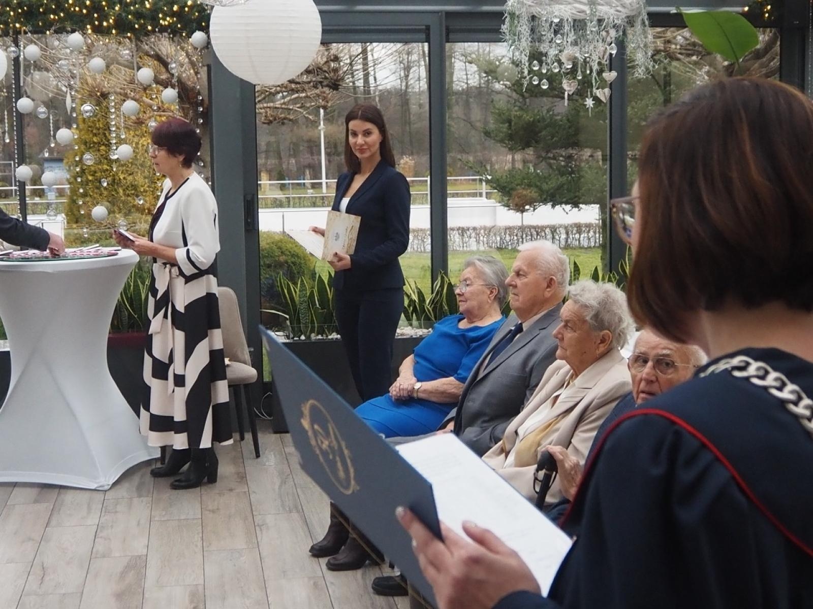 Zdjęcie w galerii na portalu naszraciborz.pl: Dwadzieścia par z gminy Nędza świętowało złote, diamentowe i żelazne gody [FOTO i WIDEO] wiadomości z regionu