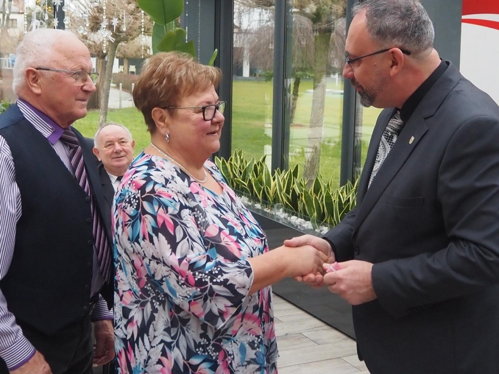 Zdjęcie w galerii na portalu naszraciborz.pl: Dwadzieścia par z gminy Nędza świętowało złote, diamentowe i żelazne gody [FOTO i WIDEO] wiadomości z regionu