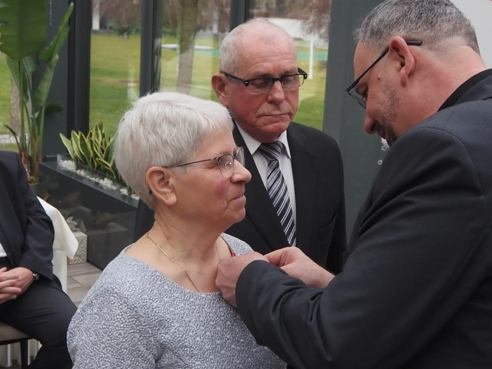 Zdjęcie w galerii na portalu naszraciborz.pl: Dwadzieścia par z gminy Nędza świętowało złote, diamentowe i żelazne gody [FOTO i WIDEO] wiadomości z regionu