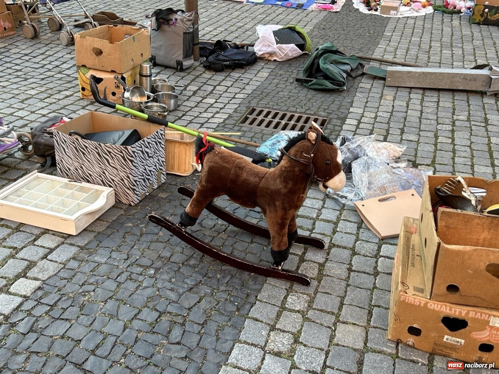 Zdjęcie w galerii na portalu naszraciborz.pl: Ostatni tegoroczny targ staroci w Raciborzu wiadomości z regionu