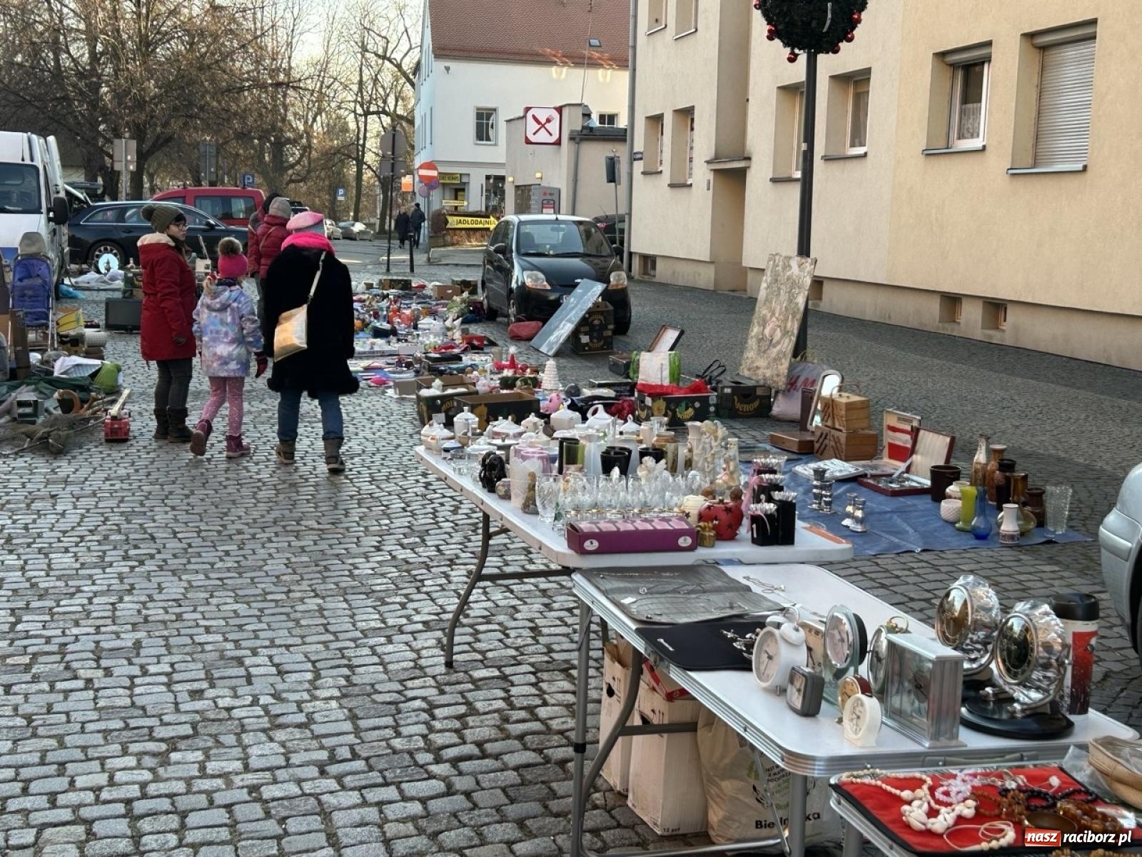 Zdjęcie w galerii na portalu naszraciborz.pl: Ostatni tegoroczny targ staroci w Raciborzu wiadomości z regionu