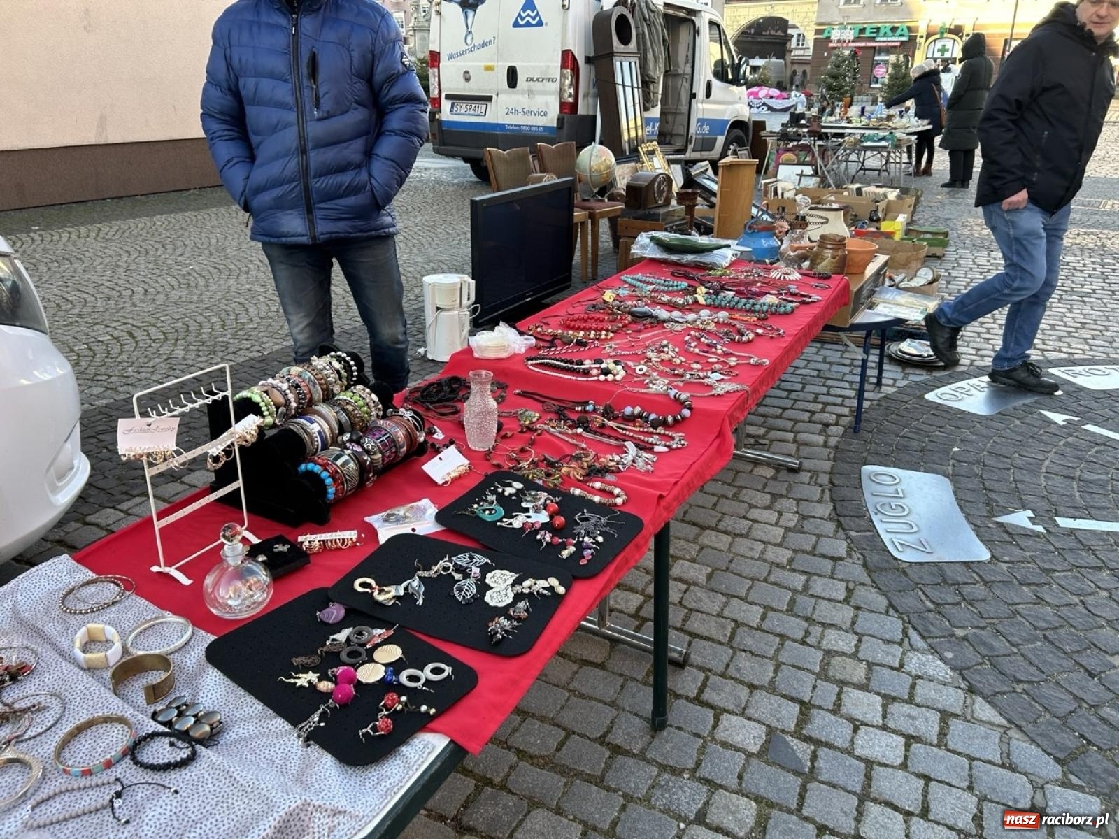 Zdjęcie w galerii na portalu naszraciborz.pl: Ostatni tegoroczny targ staroci w Raciborzu wiadomości z regionu