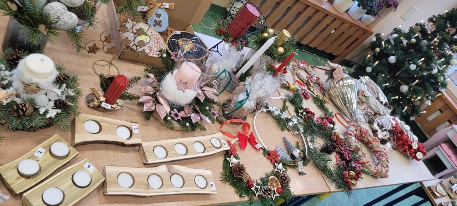 Zdjęcie w galerii na portalu naszraciborz.pl: Wyjątkowy kiermasz świąteczny w Przedszkolu nr 3 w Raciborzu wiadomości z regionu