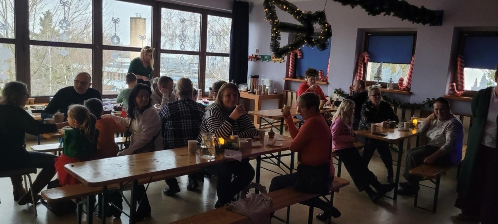 Zdjęcie w galerii na portalu naszraciborz.pl: Wyjątkowy kiermasz świąteczny w Przedszkolu nr 3 w Raciborzu wiadomości z regionu